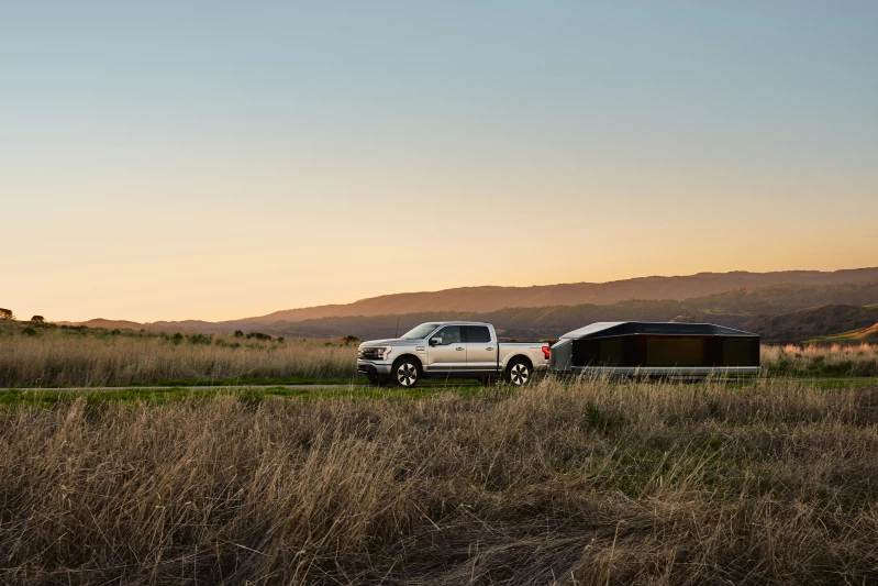 The Lightship L1 is a caravan built for EVs that can also power your home
